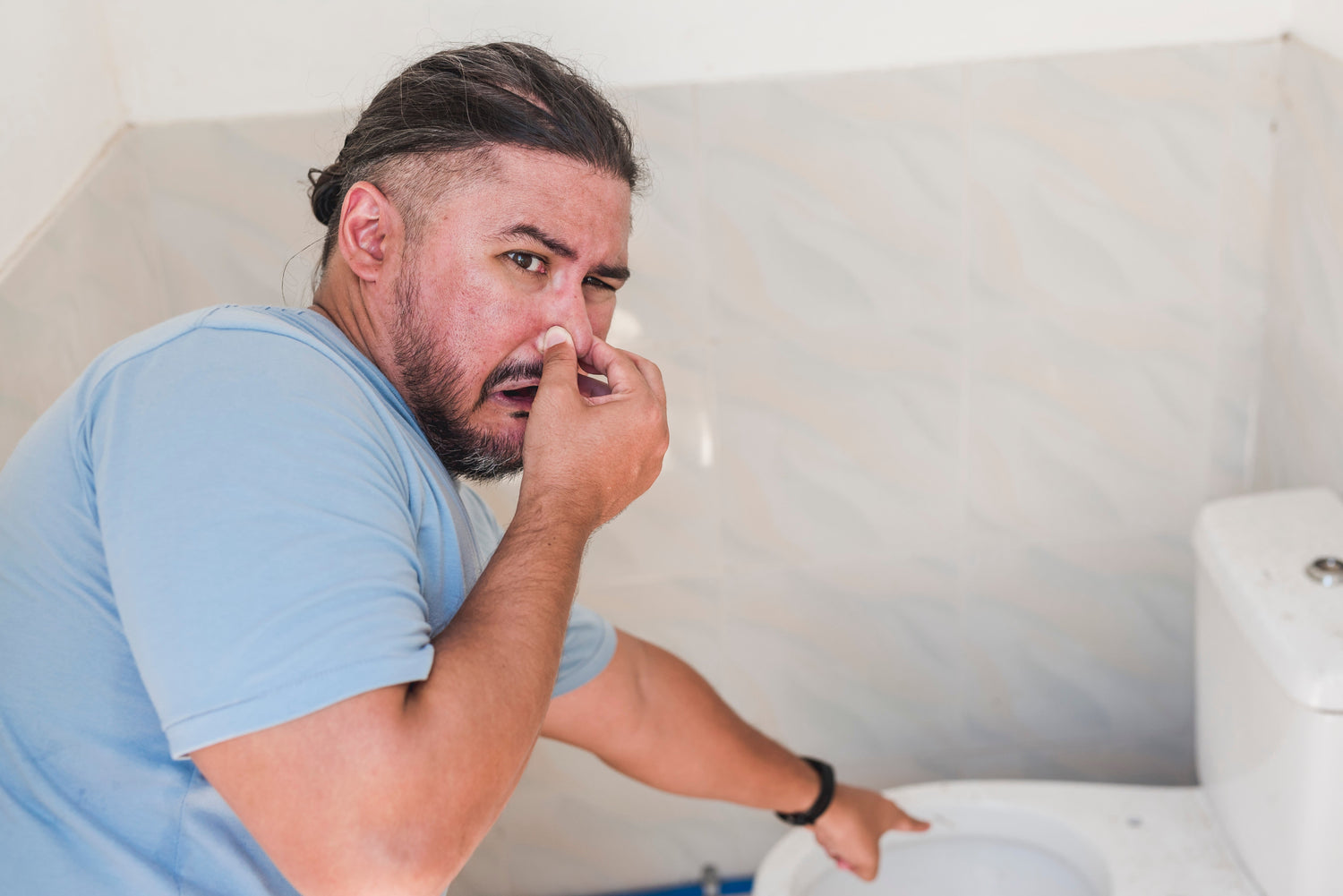 7 Ways to Get Rid of Poop Smell in the Bathroom Fast