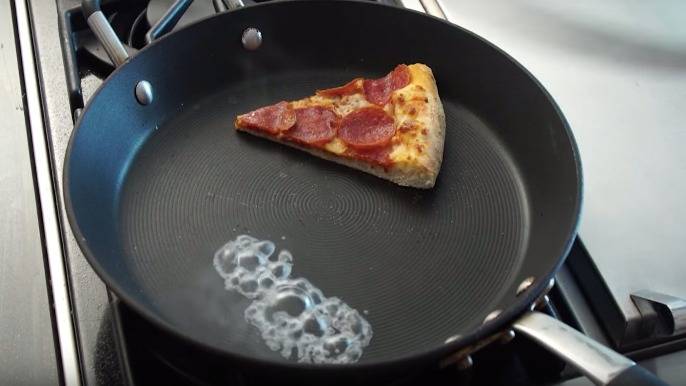 best way to reheat pizza